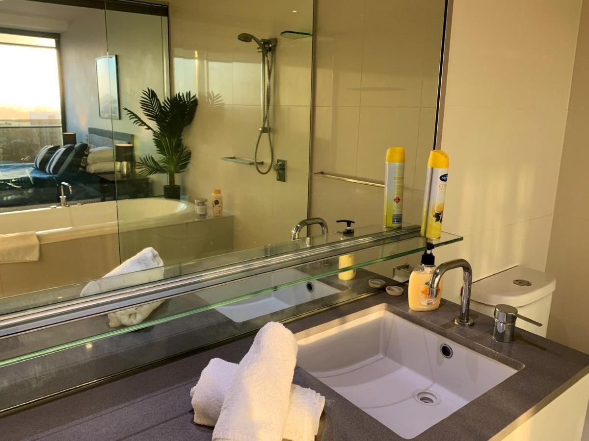 Beachview Surfers 2bd Lux Apartment