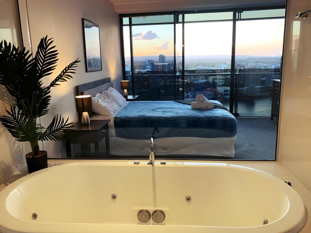 Beachview Surfers 2bd Lux