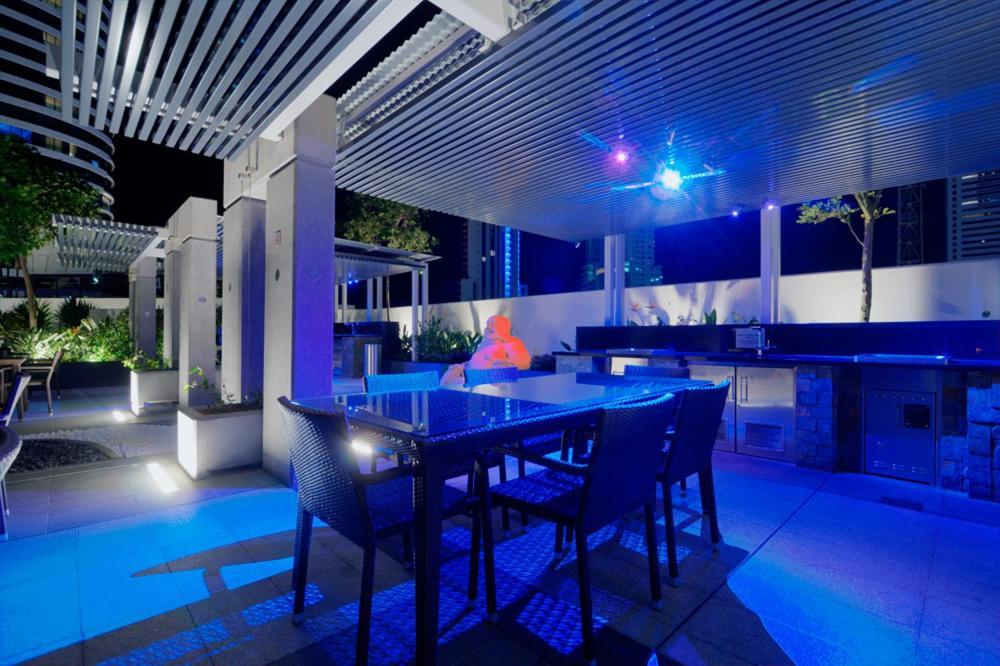 Oracle Broadbeach Aparthotel Gold Coast