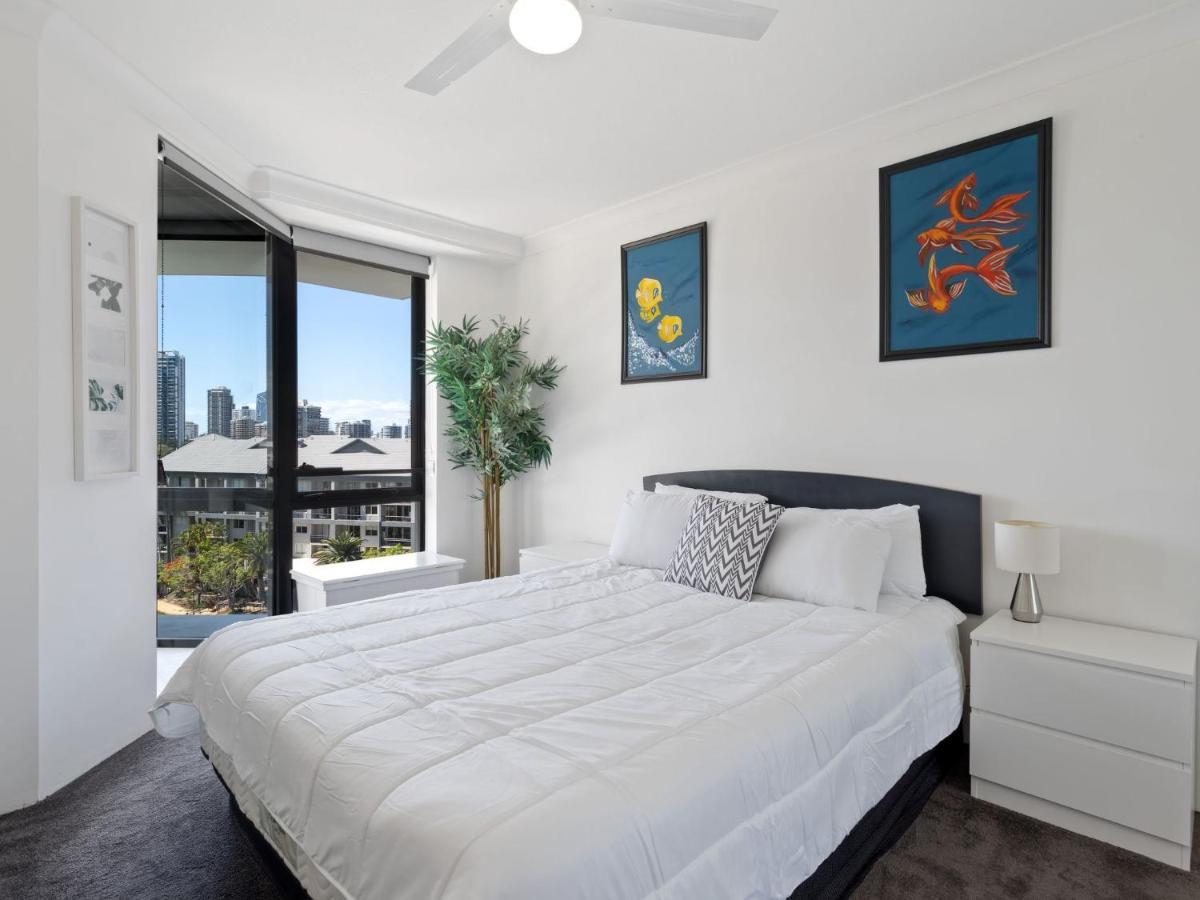 Apartment Surfers Plaza 2 Bedroom With View *