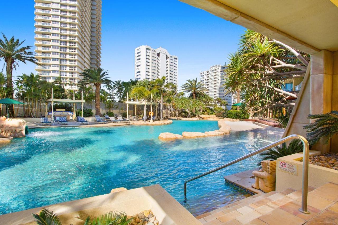 Apartment Style 3br Unit W/ Huge Entertainers Balcony Gold Coast