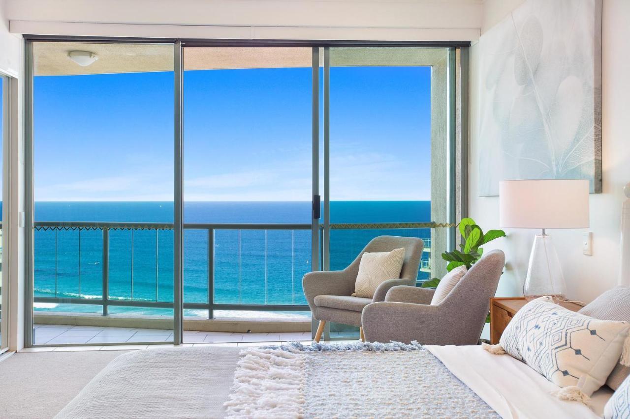Apartment Style 3br Unit W/ Huge Entertainers Balcony