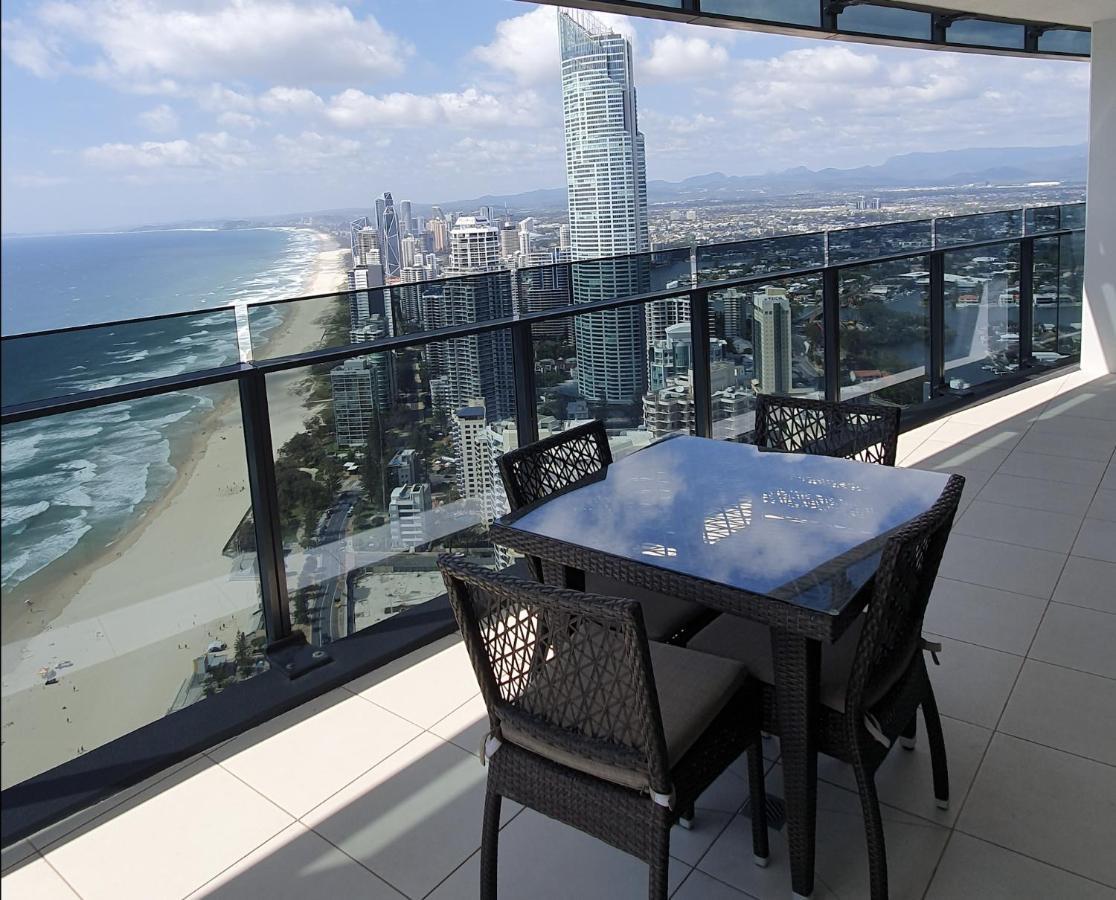High-end In The Soul Of Surfers Paradise Apartment *
