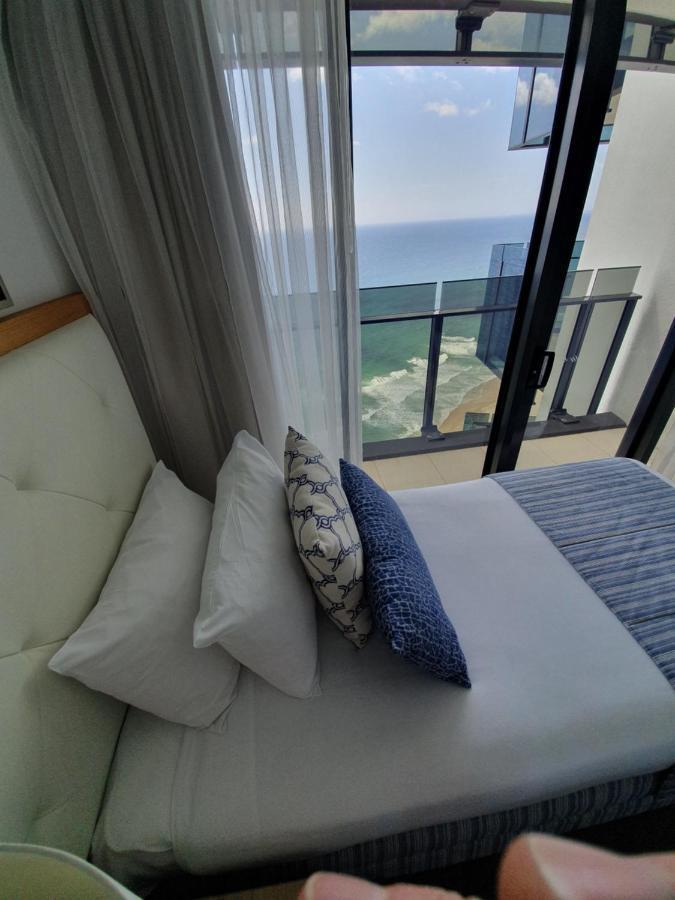 High-end In The Soul Of Surfers Paradise Apartment *