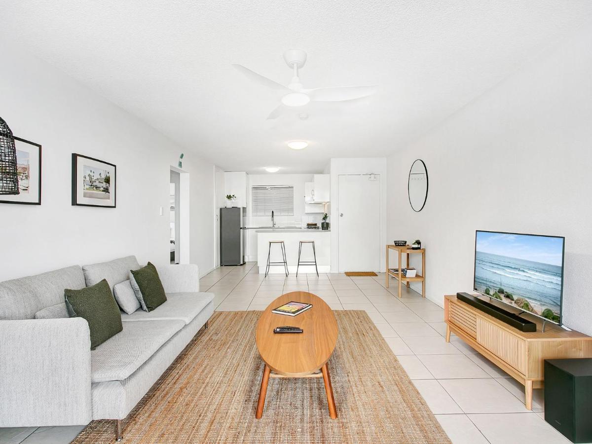 Single Fin At Greenmount Unit 7 * Gold Coast
