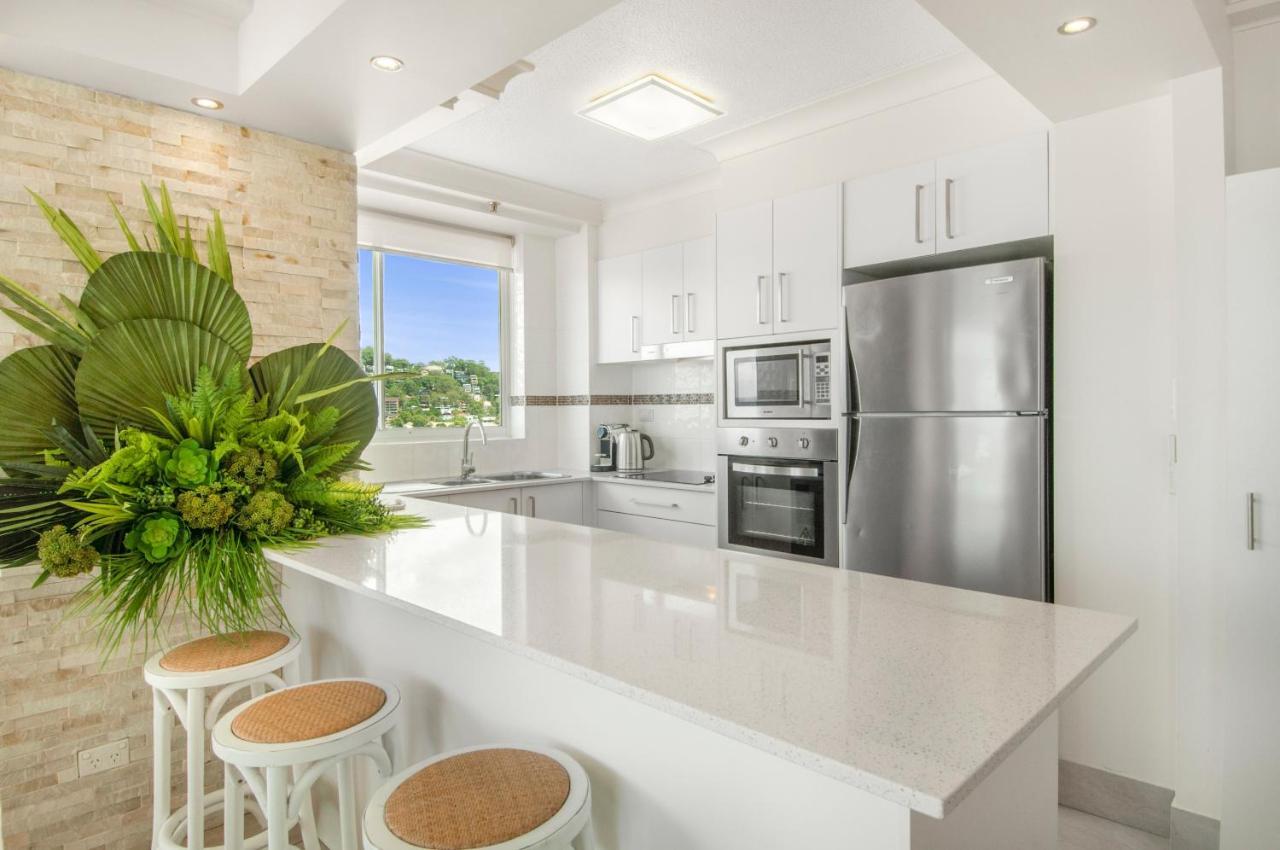 Apartment Glamorous Unit With Pools, Balcony & Ocean Vistas
