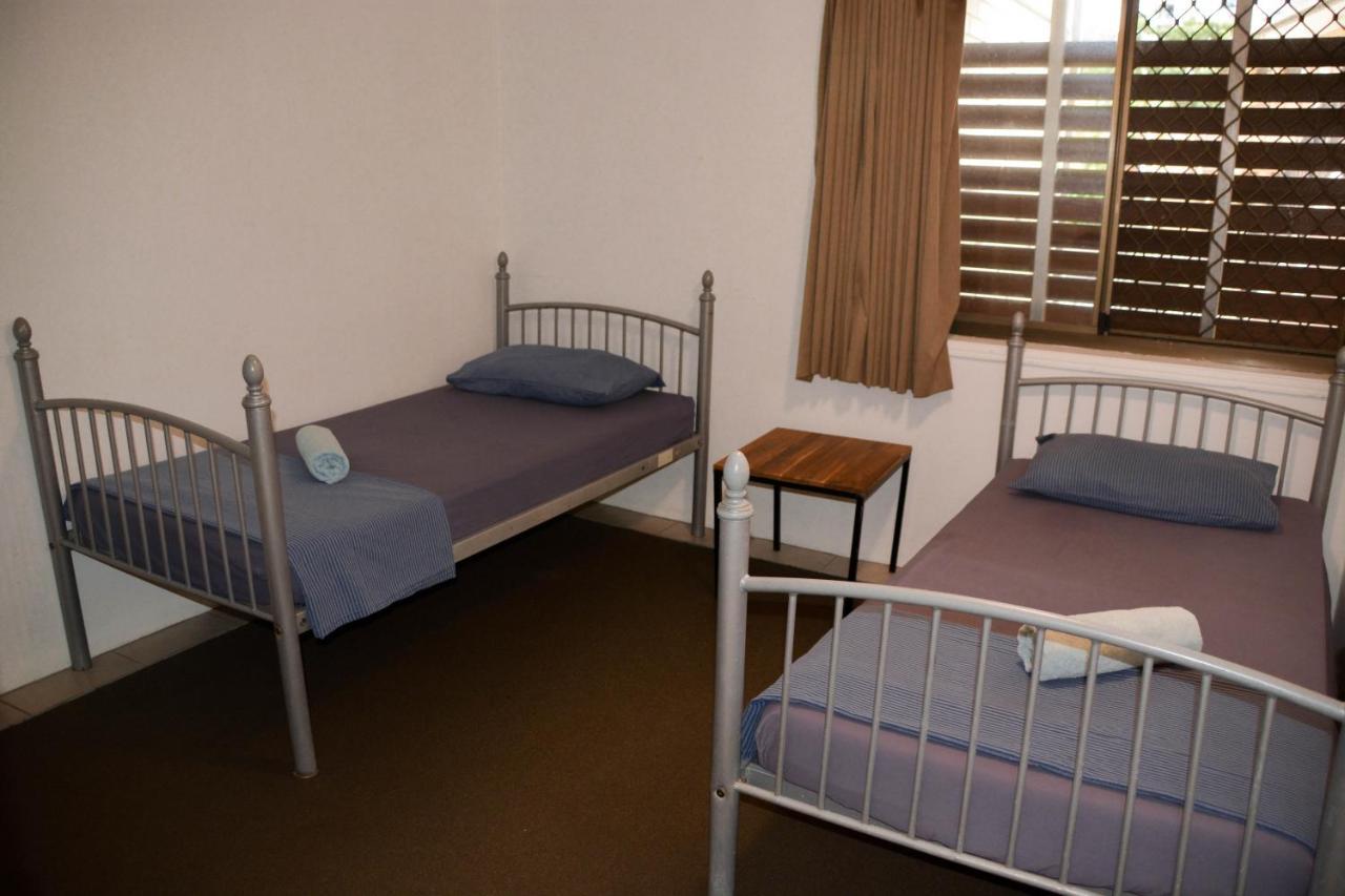 Hostel Maxmee Backpackers Gold Coast