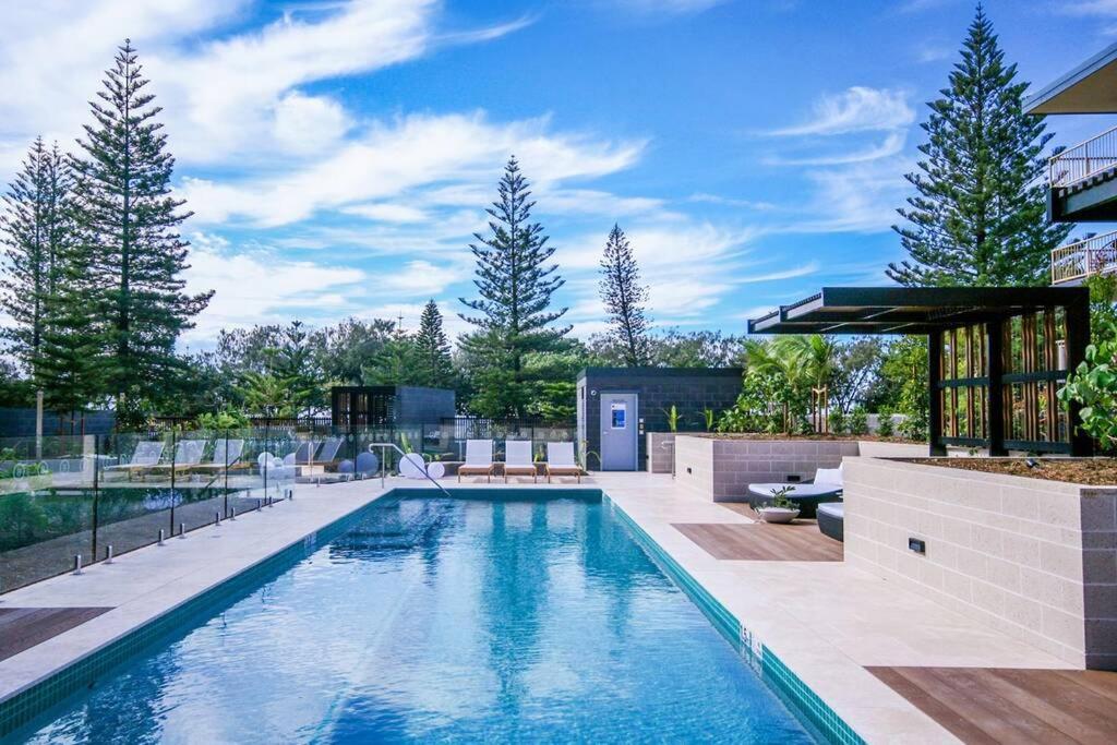 Boardwalk Burleigh Luxury Three Bedroom Apartment *