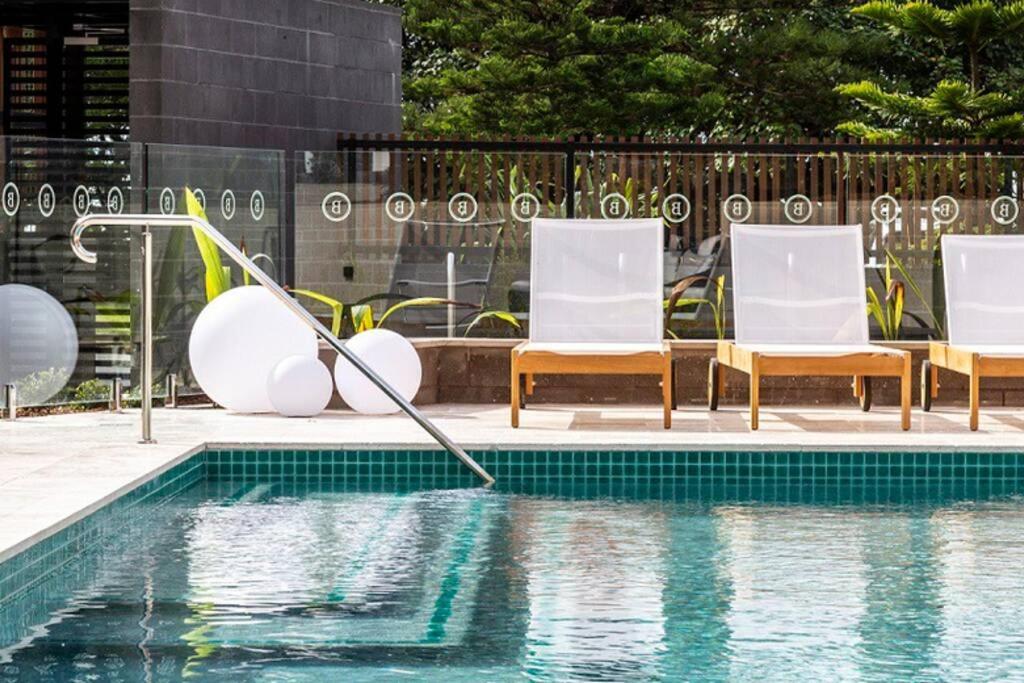 Boardwalk Burleigh Luxury Three Bedroom *