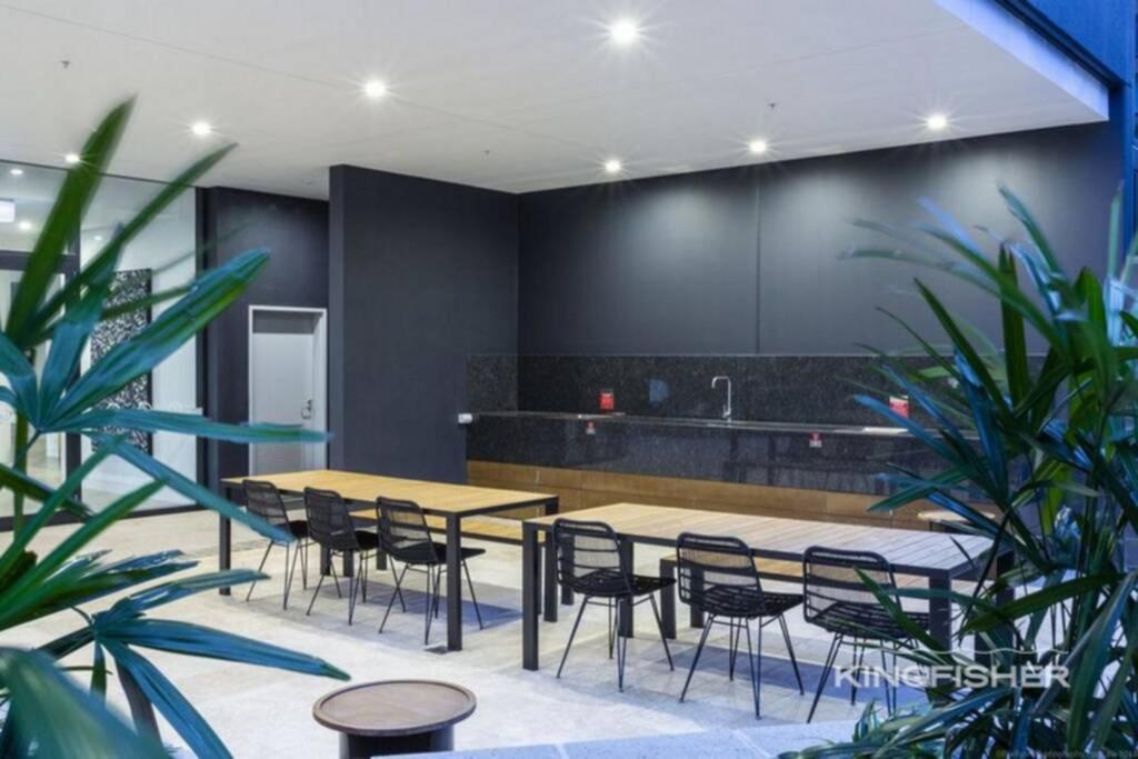 Boardwalk Burleigh Luxury Three Bedroom Gold Coast