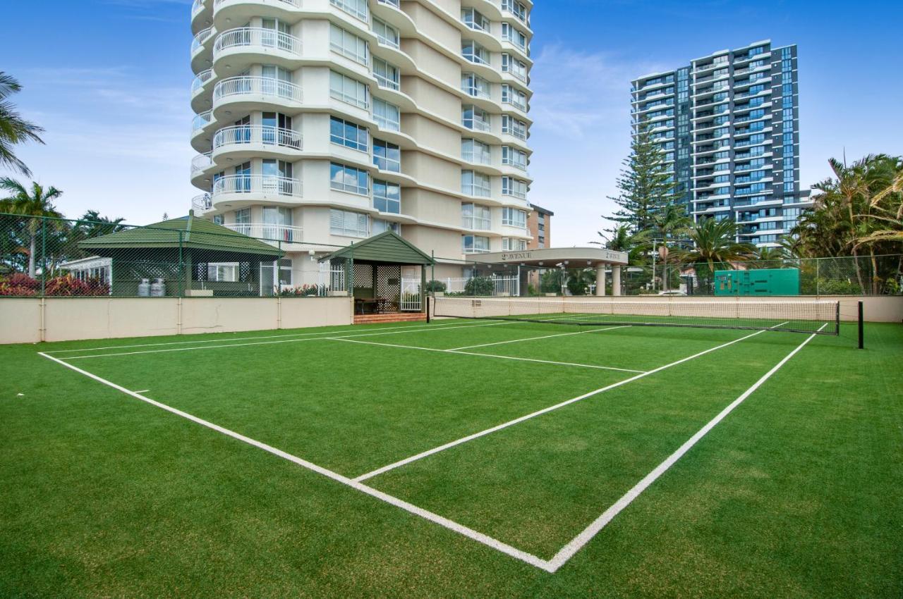 Glamorous Unit With Pools, Balcony & Ocean Vistas Apartment