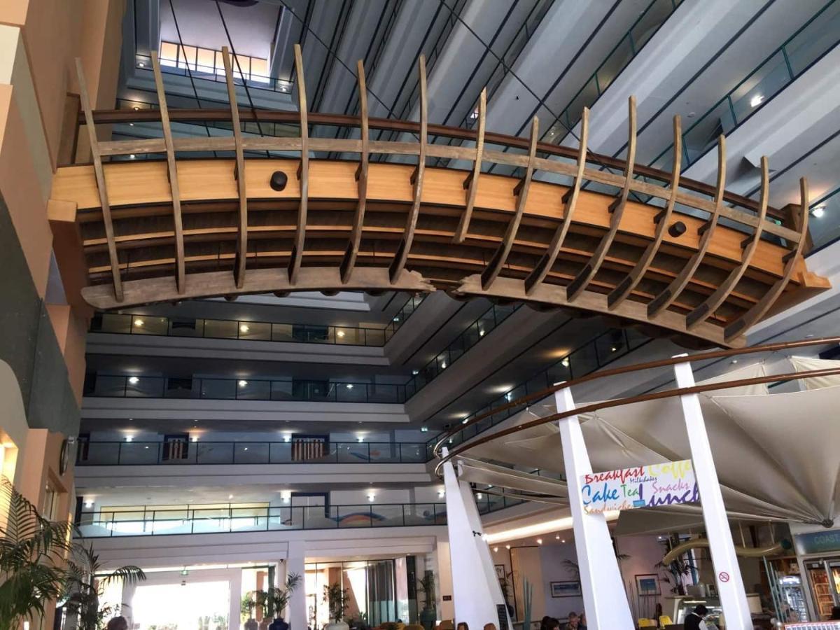 Crown Towers Apartment