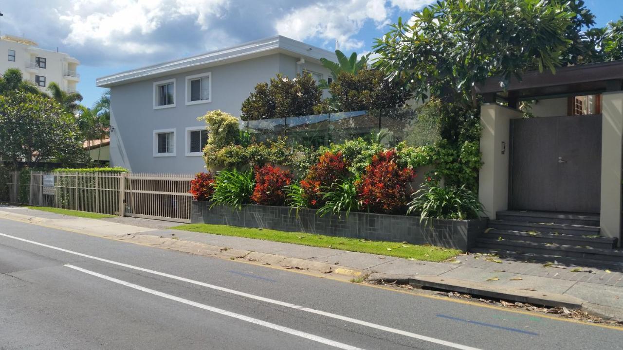 Fantastic 2brm Absolute Beachfront Apartment, Hedges Avenue Mermaid Beach *
