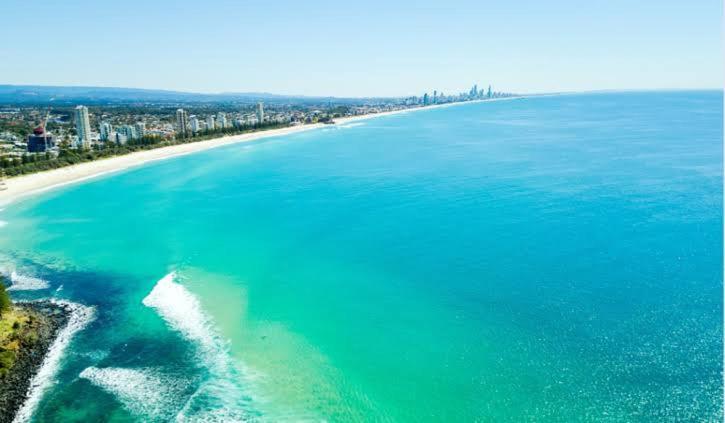 Boardwalk Burleigh Luxury Three Bedroom Apartment *