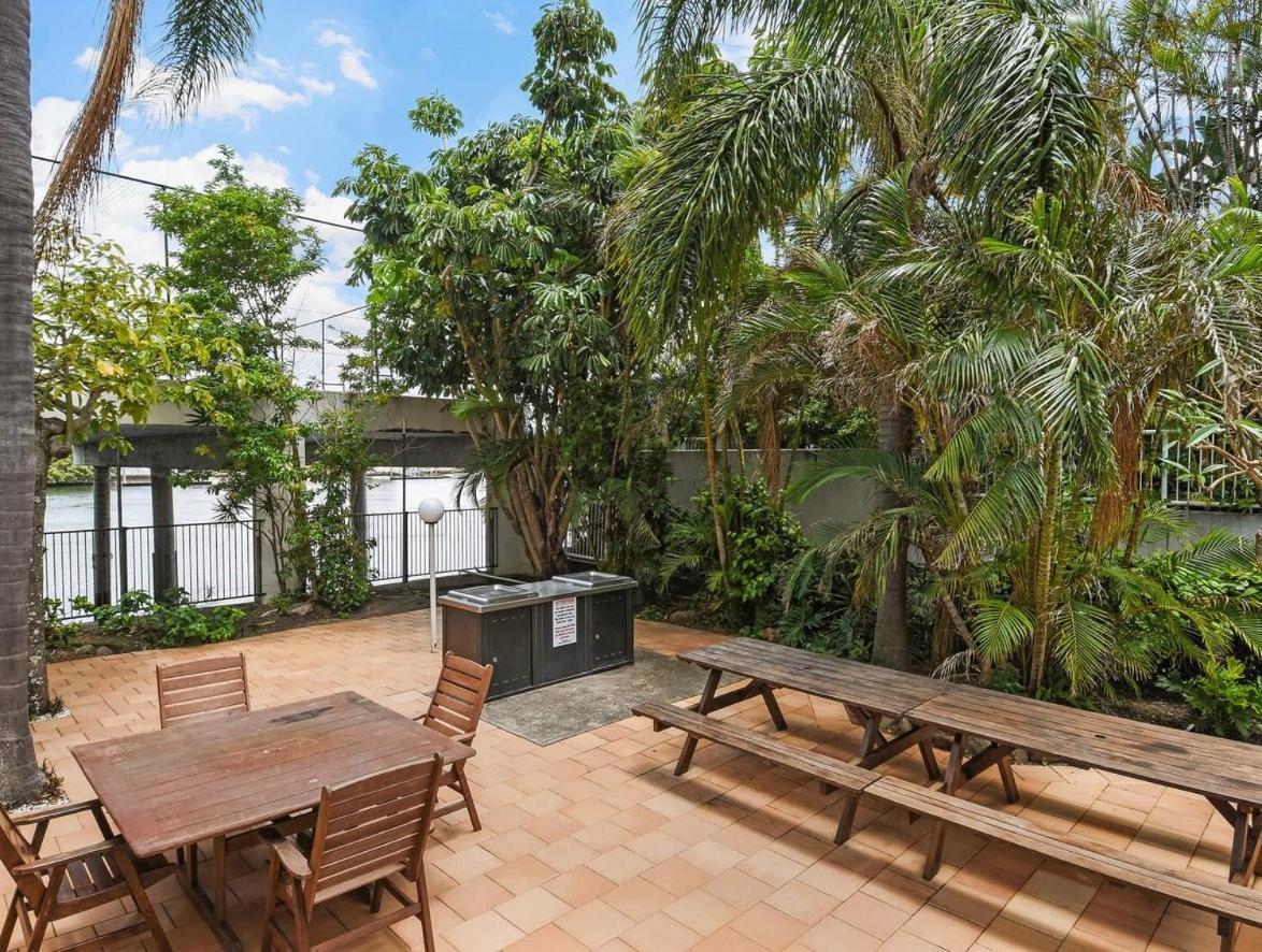 Relax With & River Views In 3br W/ Pool Apartment Gold Coast