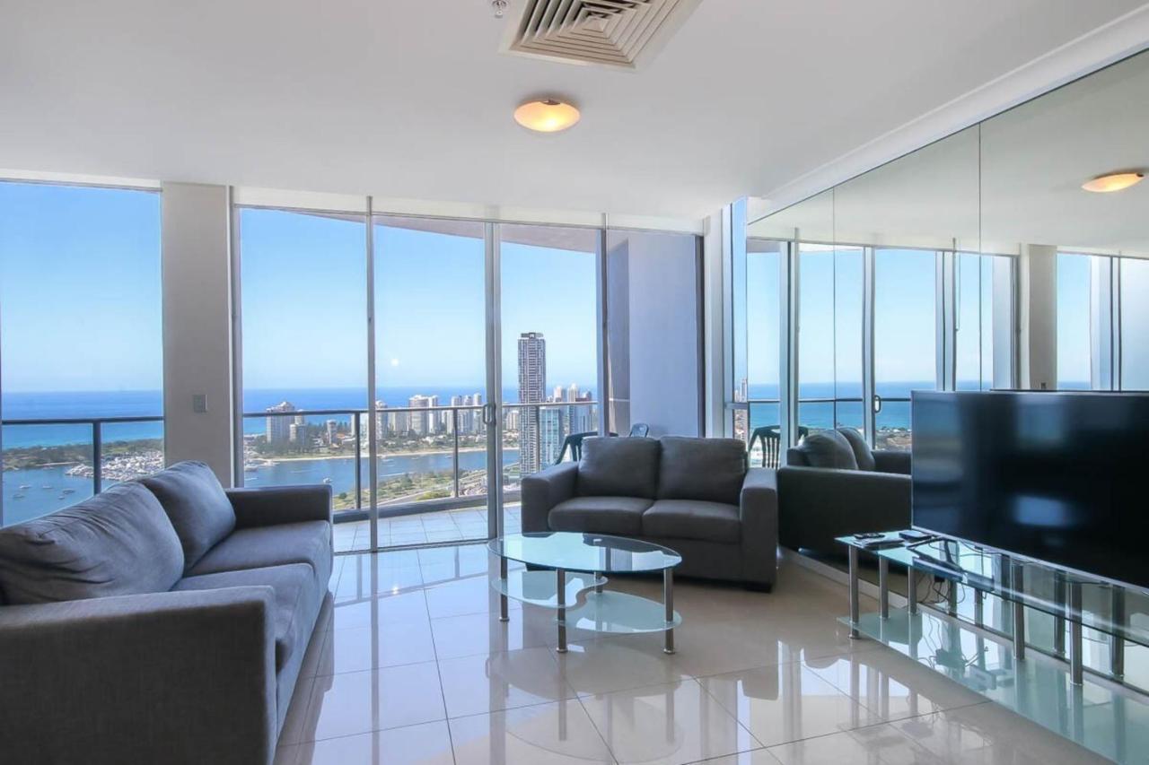 Spacious 3 Bedroom On The 39th Floor With Pool