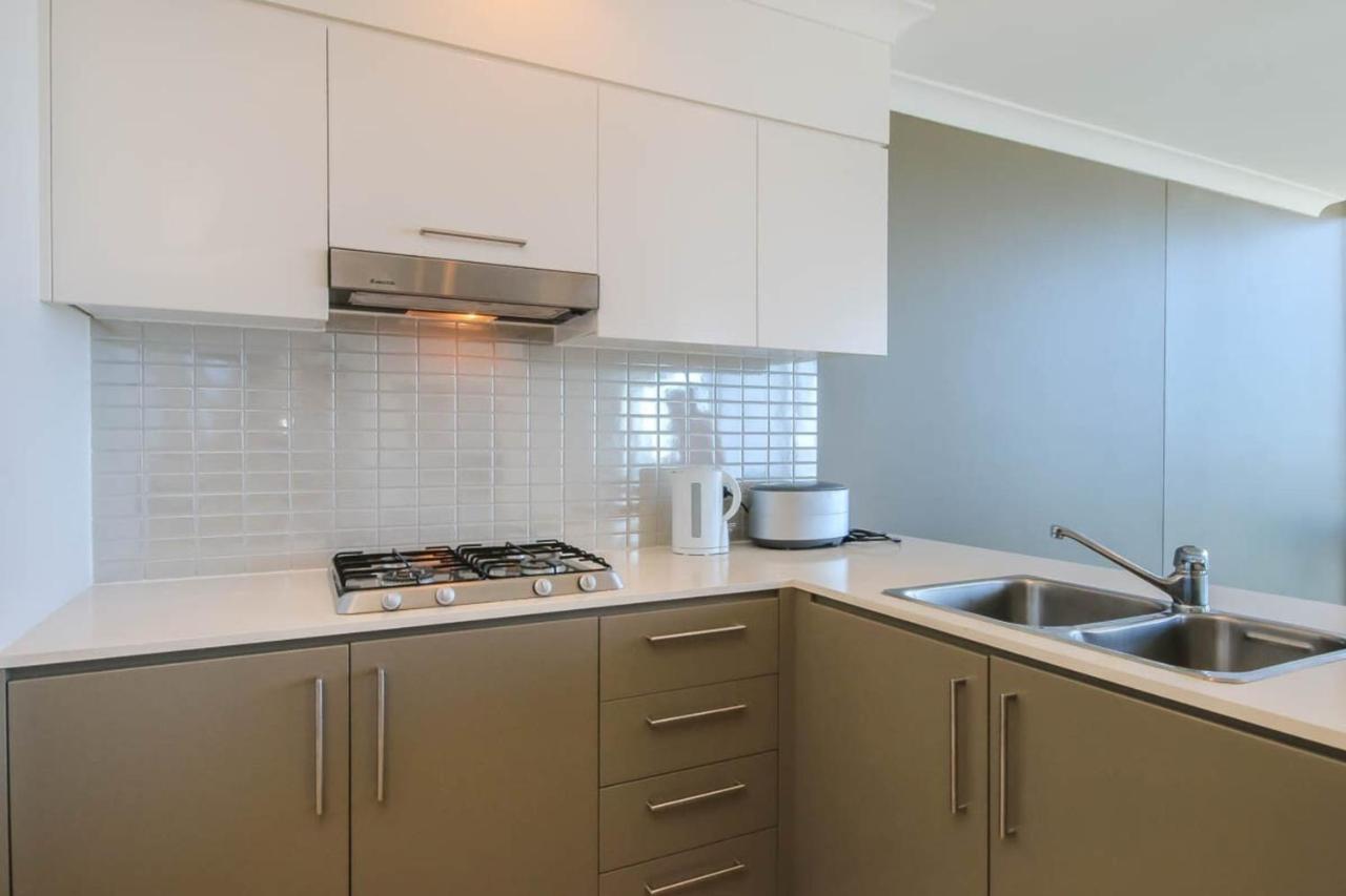 Spacious 3 Bedroom On The 39th Floor With Pool