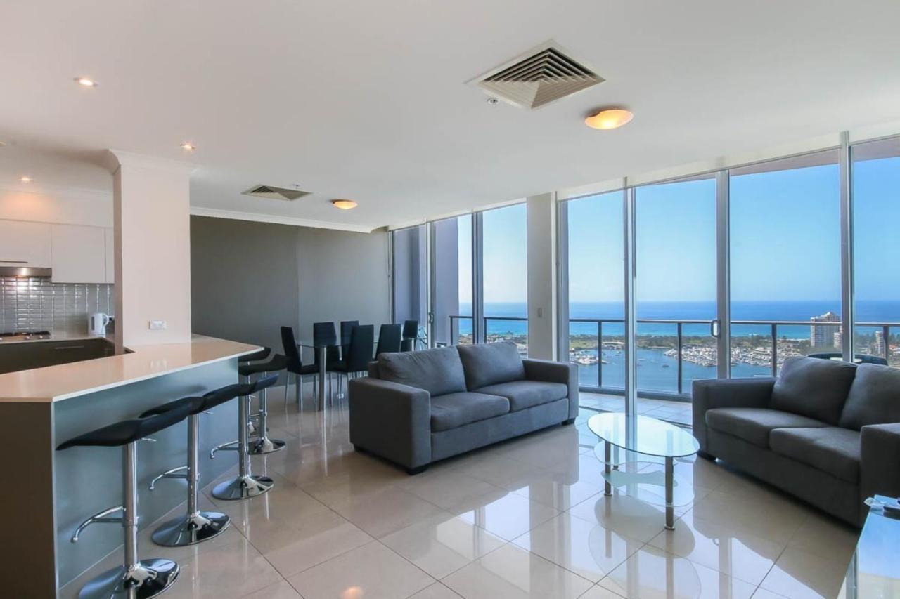 Apartment Spacious 3 Bedroom On The 39th Floor With Pool