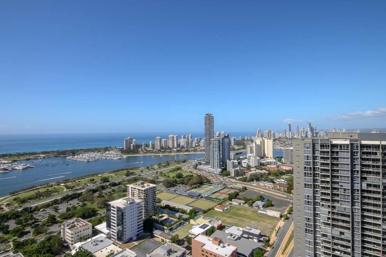 Apartment Spacious 3 Bedroom On The 39th Floor With Pool