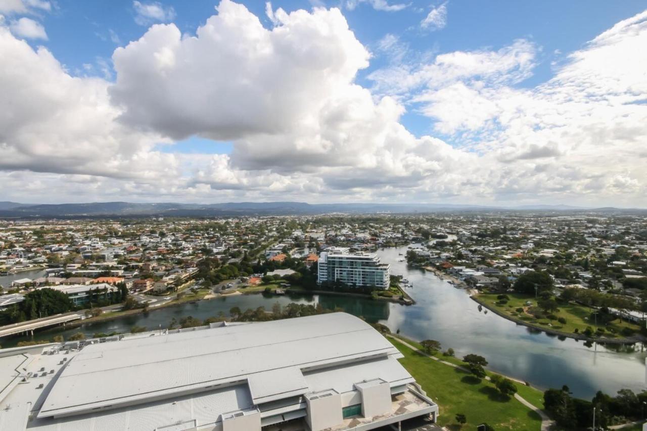 Luxurious 2 Bedroom Brand New With Amazing Hinterland Views Gold Coast