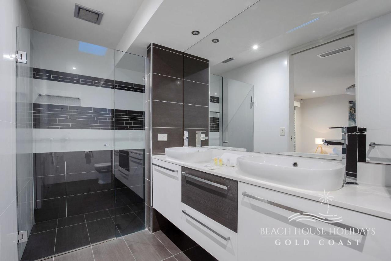Waterfront Belle Beach House Holiday home Gold Coast