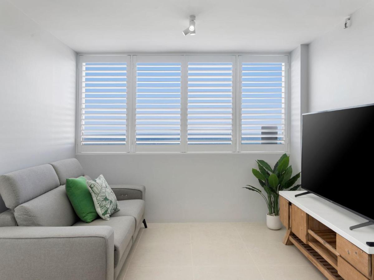 The Penthouses Absolute Beachfront - Gchm Apartment