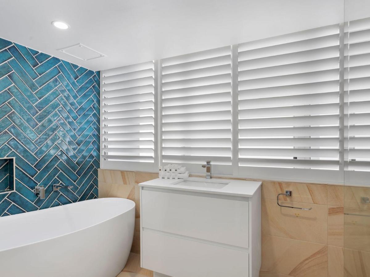 The Penthouses Absolute Beachfront - Gchm Apartment