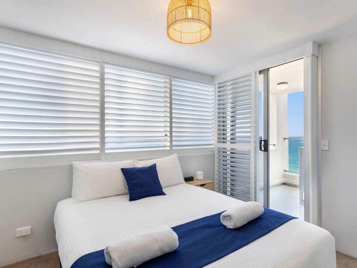 The Penthouses Absolute Beachfront - Gchm