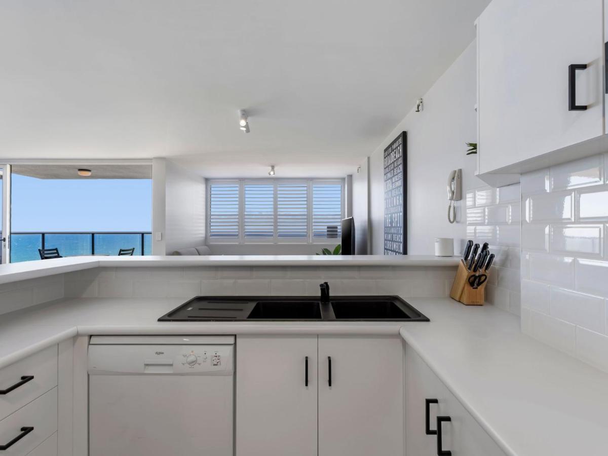 The Penthouses Absolute Beachfront - Gchm Apartment