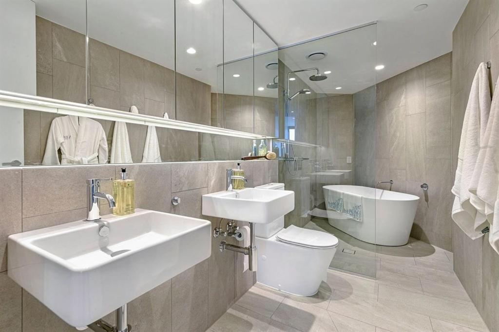 Vue Broadbeach - Official Resort Gold Coast