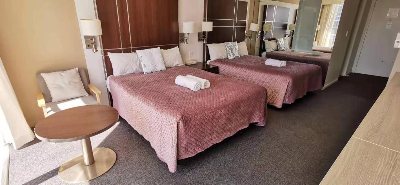 Hotel Studio 100 Meters From Beach At Surfers Paradise