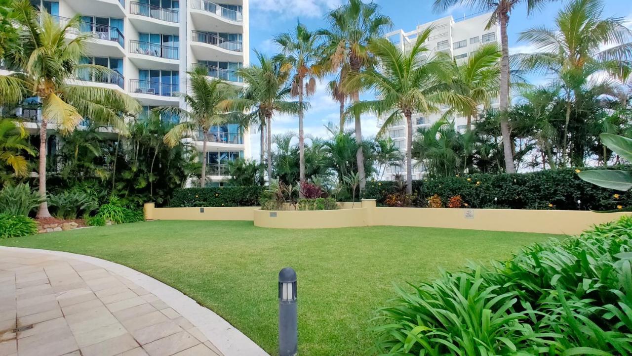 Apartment Towers Of Chevron Renaissance *