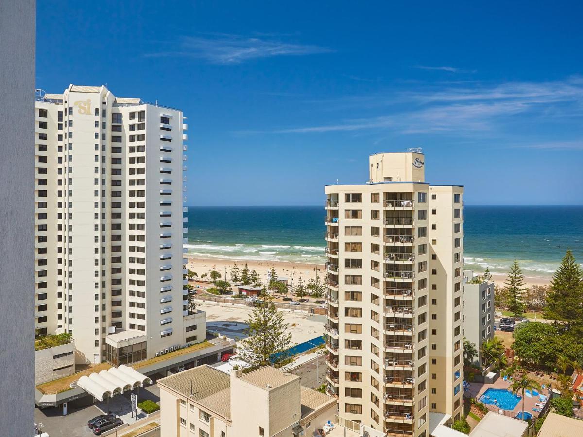 Skyline And Beach View With King Bed Studio In Apartment *