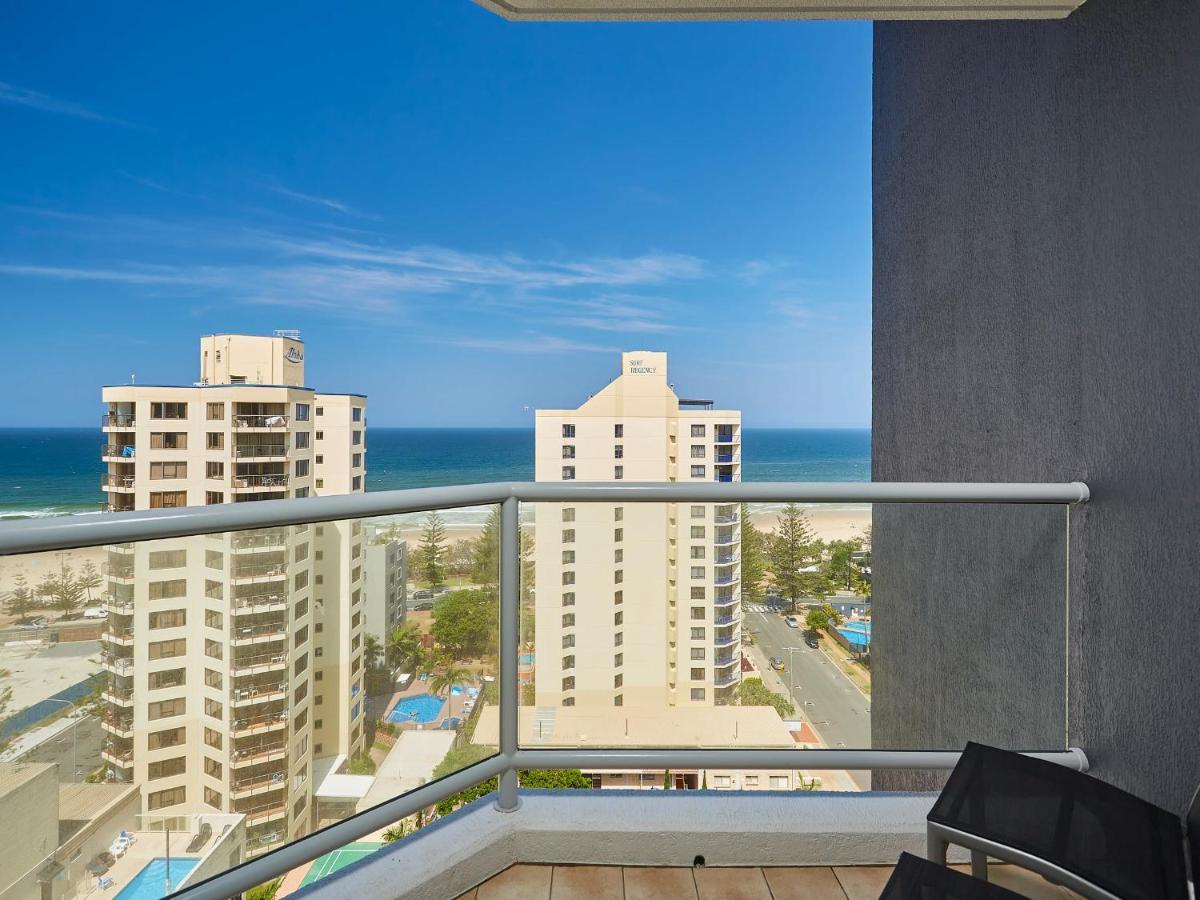 Skyline And Beach View With King Bed Studio In Gold Coast