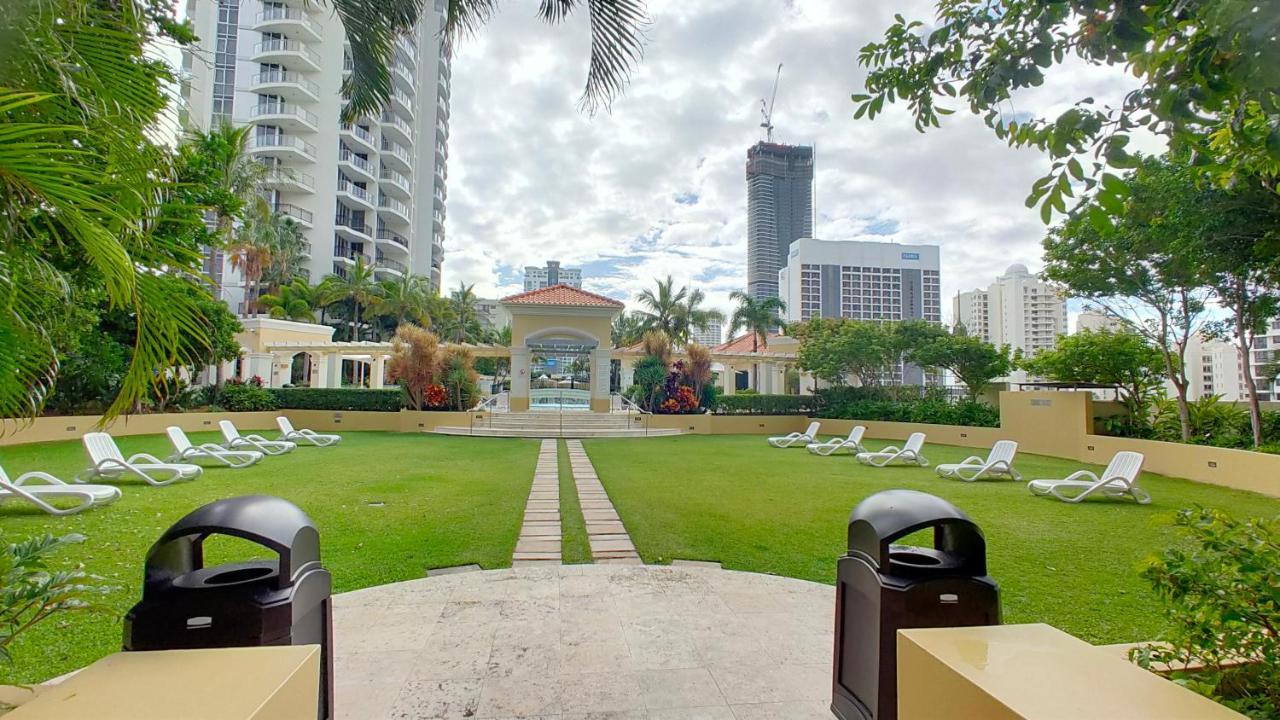 Towers Of Chevron Renaissance Apartment