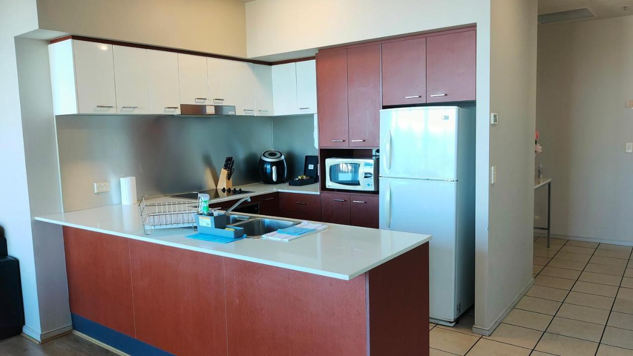 Towers Of Chevron Renaissance Apartment