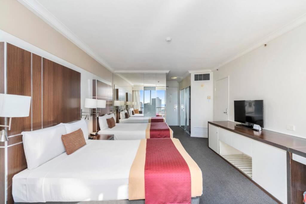 Relax In Luxury In Surfers Paradise! Apartment *
