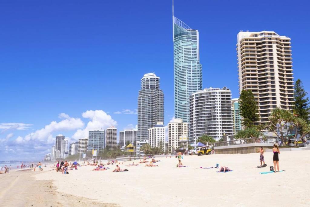 Relax In Luxury In Surfers Paradise! Gold Coast