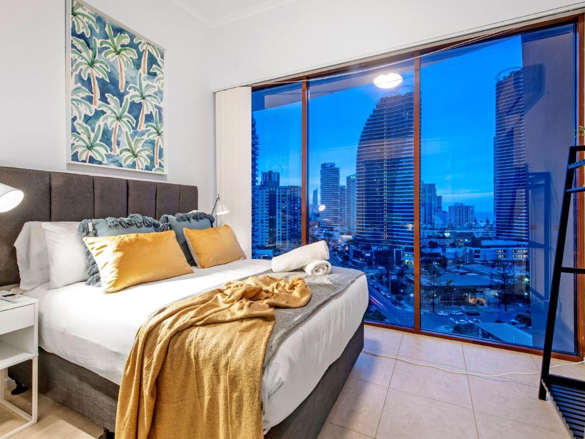 Apartment Amazing 3 Bed Penthouse With Bath And Private Rooftop Terrace *