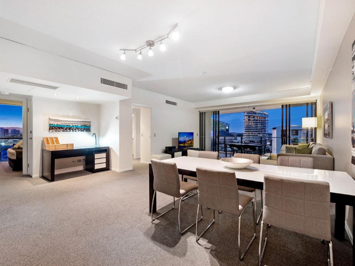 Spacious And Modern 3 Bed In Broadbeach At Sierra Grand Apartment Gold Coast