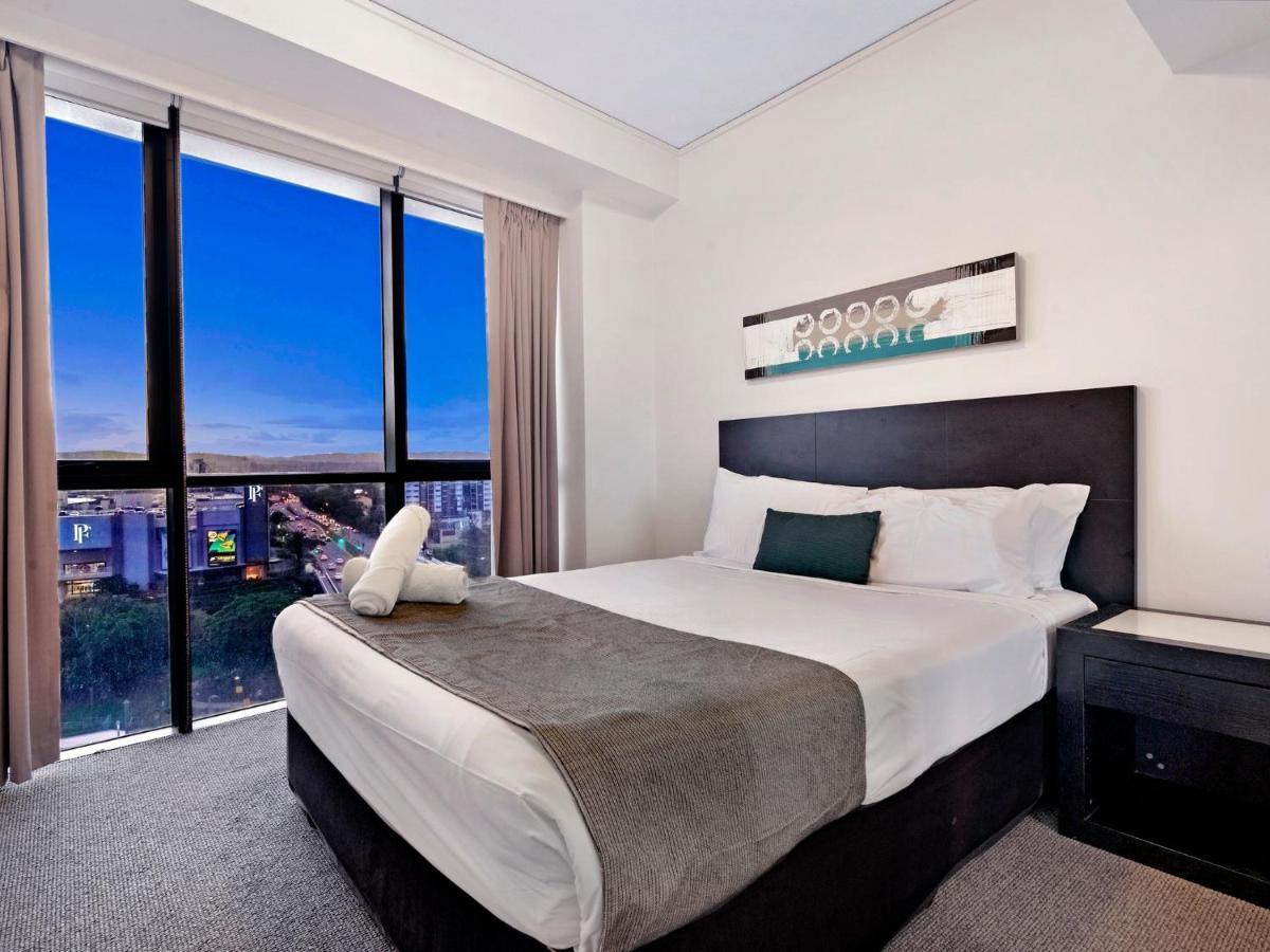 Spacious And Modern 3 Bed In Broadbeach At Sierra Grand Apartment Gold Coast