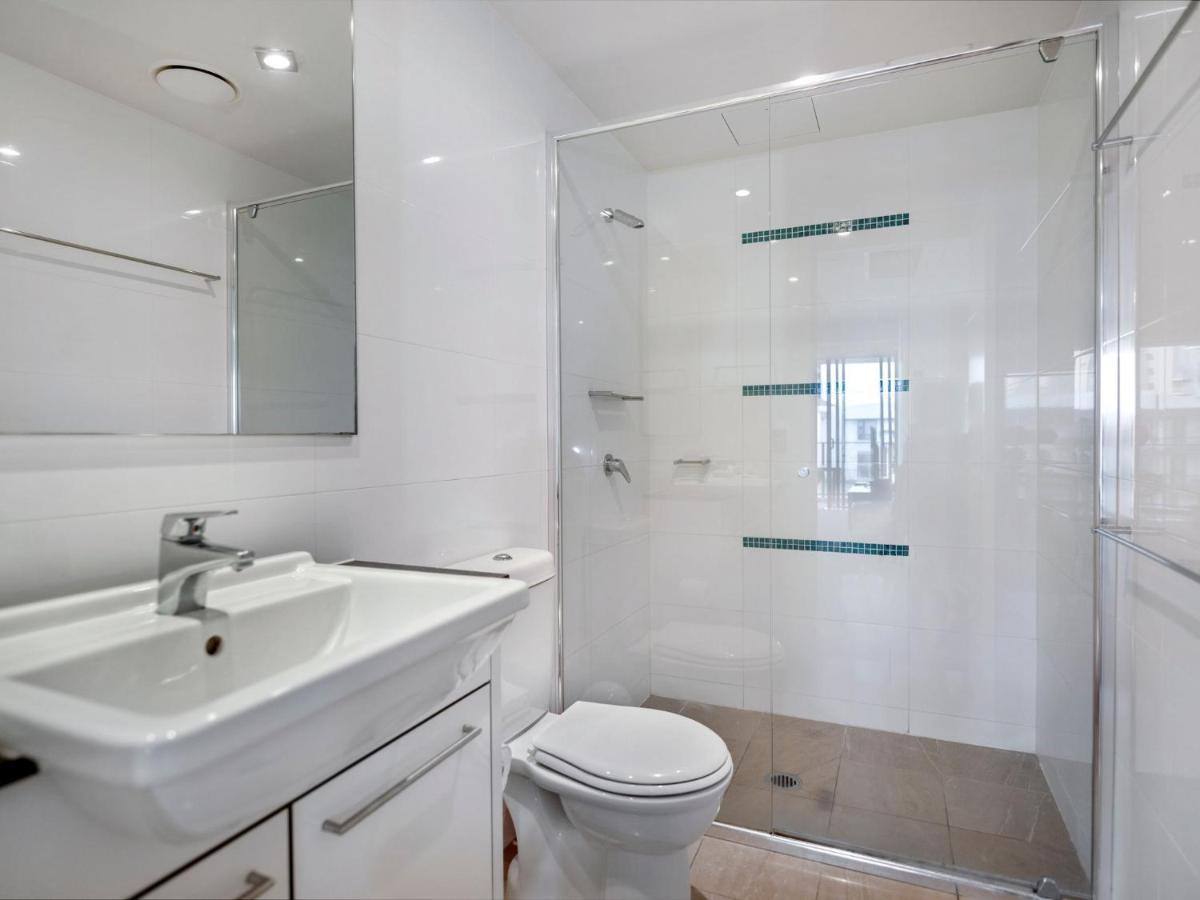 Spacious And Modern 3 Bed In Broadbeach At Sierra Grand Gold Coast