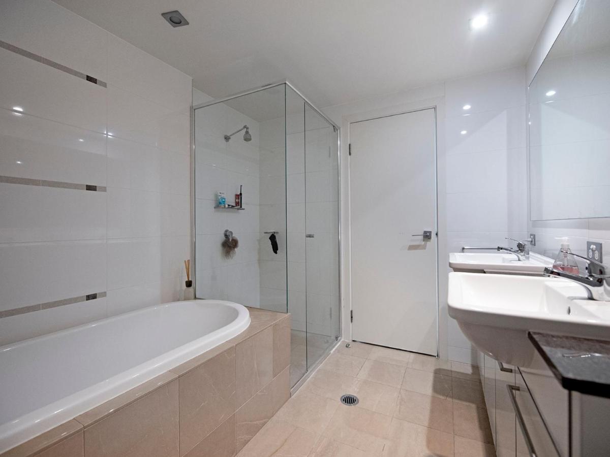 Modern 2 Bedroom In Sierra Grand - Coasthm * Gold Coast