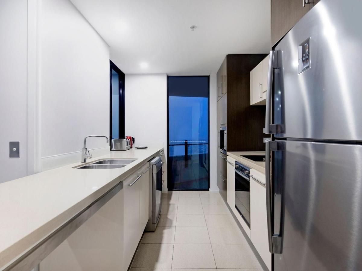 Apartment Luxury Ocean View 3 Bedroom At Wave Broadbeach