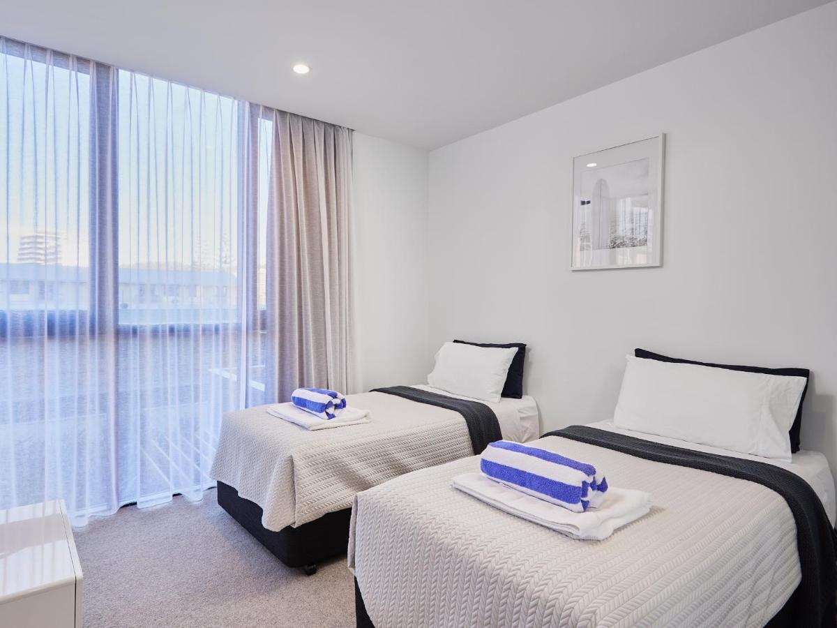 Boardwalk Burleigh Luxury Three Bedroom Gold Coast