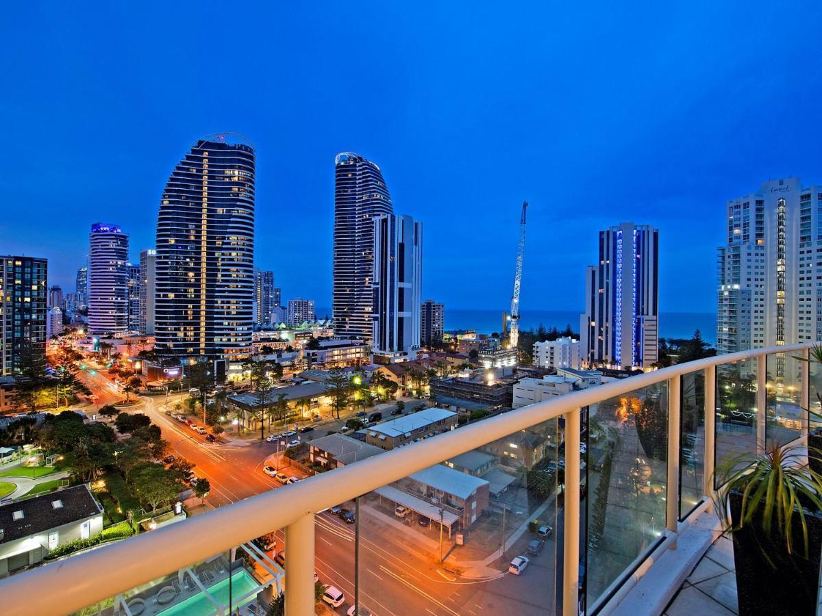 Amazing 3 Bed Penthouse With Bath And Private Rooftop Terrace * Gold Coast