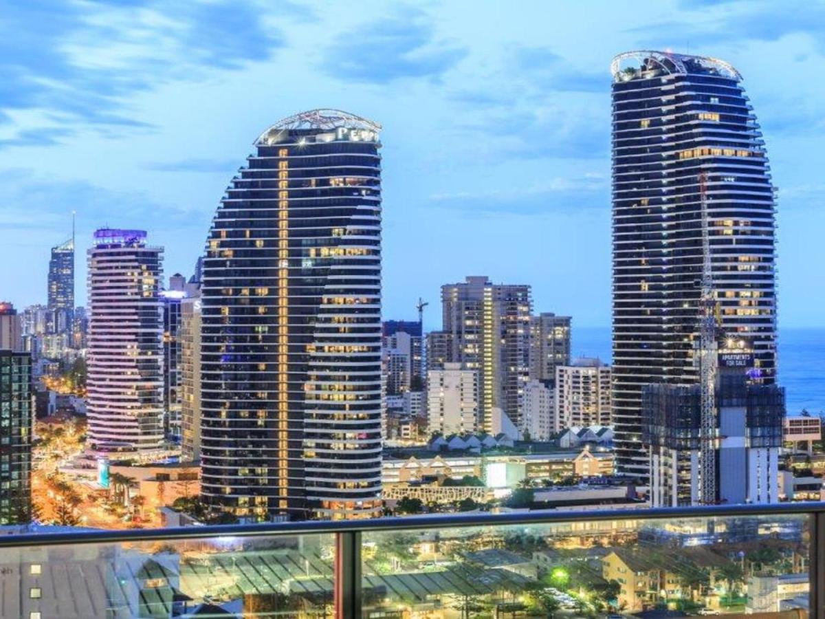 Apartment Stunning And Spacious With Ocean Views Sierra Grand Broadbeach - Gchm