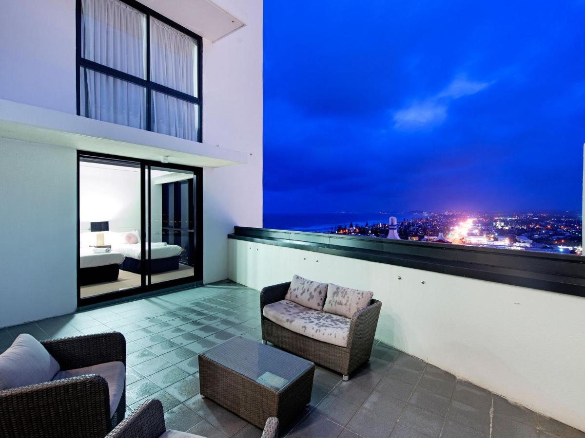 Stunning And Spacious With Ocean Views Sierra Grand Broadbeach - Gchm Apartment Gold Coast
