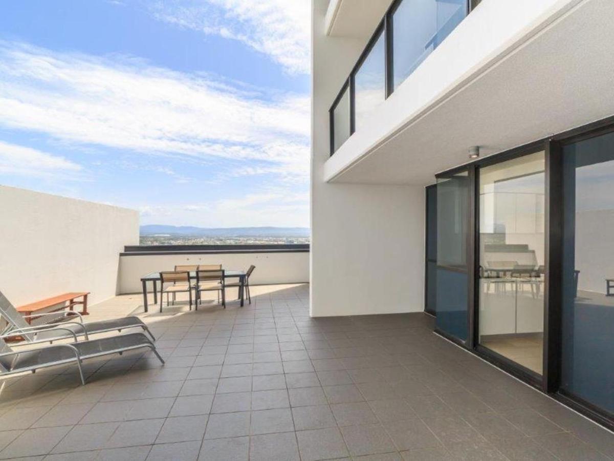 Apartment Stunning And Spacious With Ocean Views Sierra Grand Broadbeach - Gchm Gold Coast