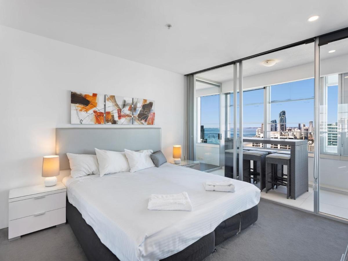 Luxury 3 Bedroom With Ocean Views - Coast Hm * Gold Coast